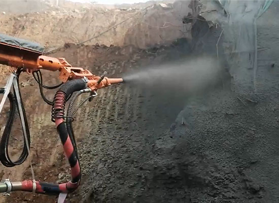 無(wú)線遙控工程底盤濕噴機(jī)械手施工視頻